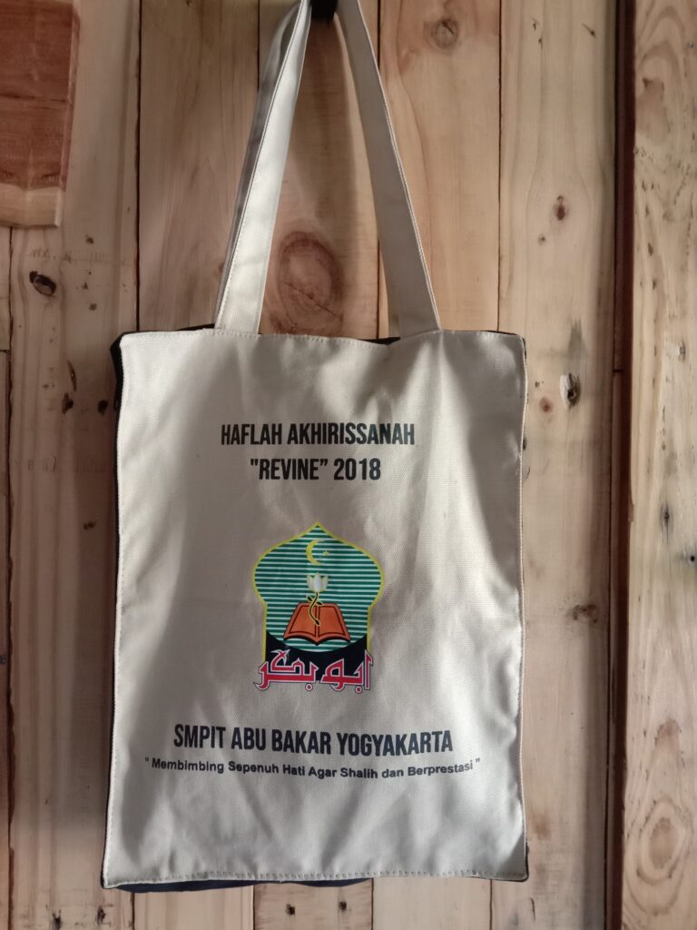 totebag kanvas untuk event